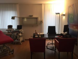 bildergalerie-behandlungsraum--orthopaedie-dr-a-ruemelin-frankfurt-am-main